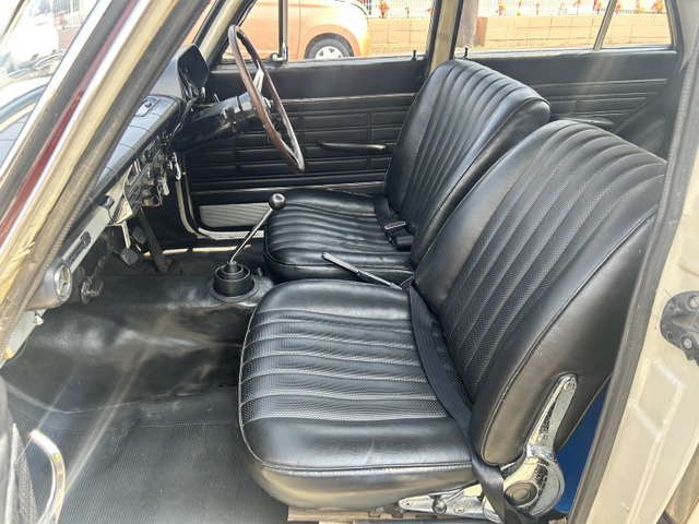 プリンススカイラインS50　54ライト下のステイ プリンススカイラインS50 54ライト下のステイ プリンススカイラインS50