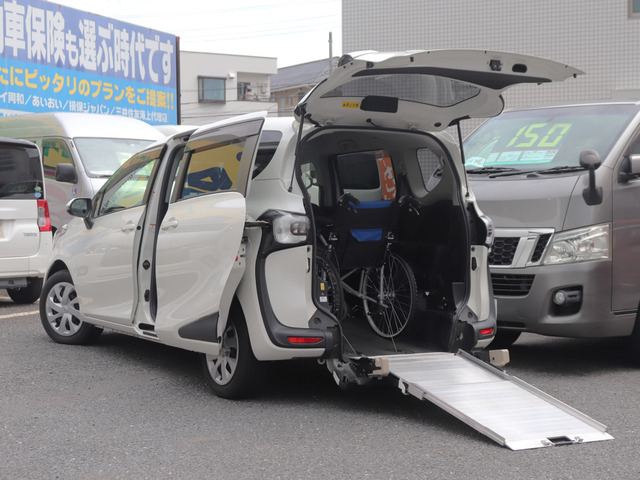 シエンタ 1.5 X ウェルキャブ 車いす仕様車 タイプI 助手席側セカンドシート付 