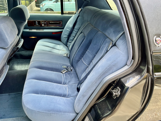 中古車 キャデラック フリートウッド ブロアム ディーラー車 94yモデル 