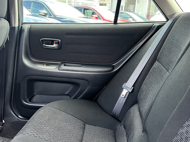 アルテッツァジータ シートとドア内張り 1台分