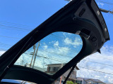リアゲートは電動です!スマートキーと車内のスイッチからも開閉操作可能です!