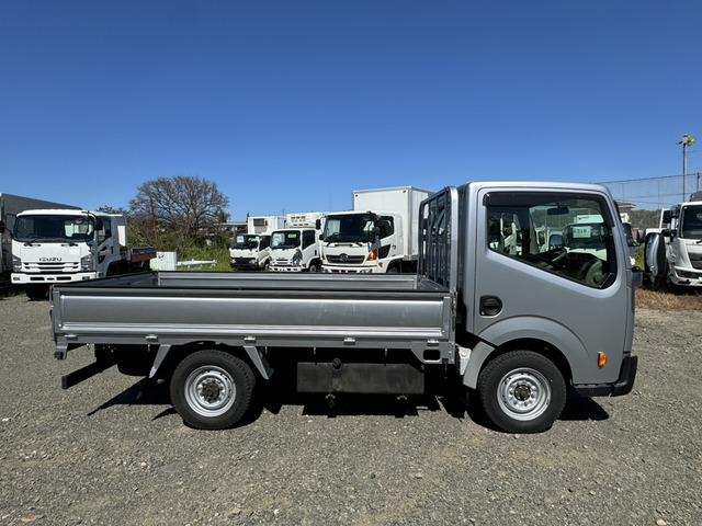 中古車 三菱ふそう キャンター 平ボディ 積載1,400kg 4WD の中古車詳細 (28,058km, シルバー, 青森県, 279万円) | 中古車 情報・中古車検索なら【車選びドットコム（車選び.com）】