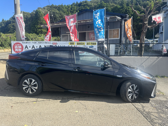 トヨタ プリウスPHV 1.8 S の中古車詳細 (111,742km, ブラック, 神奈川