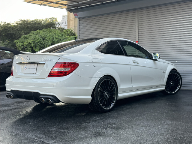 メルセデス・ベンツ Cクラスクーペ AMG C63 カーボンボンネット