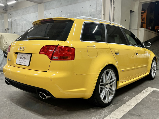 中古車 アウディ RS4アバント 4.2 4WD 右H&6MT ガラスSR 走行3万K台 の中古車詳細 (36,000km, イモライエロー,  東京都, 785万円) | 中古車情報・中古車検索なら【車選びドットコム（車選び.com）】