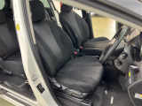 ■フロントシート■内装のカスタマイズもお任せください。 本革調シートカバーやLED照明などの取り付けもリーズナブルな料金でご案内しております。
