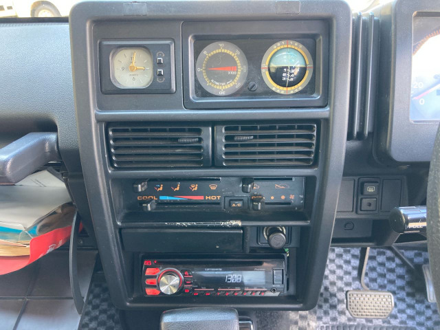 スズキ ジムニー JA11型 の中古車詳細 (151,000km, シルバー, 岐阜県