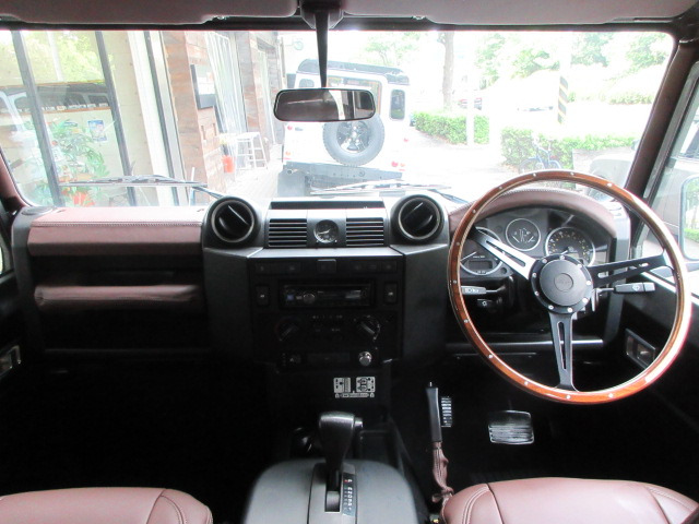ランドローバー ディフェンダー 110 SW ディーゼル 4WD 本革張替