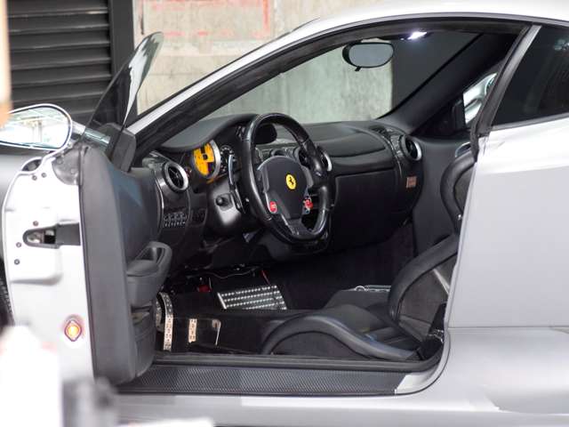 中古車 フェラーリ F430 F1 クラッチ残70P/レーシングシート/MSマフラ の中古車詳細 (40,000km, 銀, 兵庫県,  1,380万円) | 中古車情報・中古車検索なら【車選びドットコム（車選び.com）】