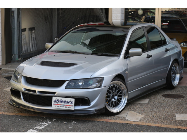 中古車 三菱 ランサーエボリューション 2.0 GSR VIII 4WD 新品ホイル OHLINSサス カロシート の中古車詳細  (120,000km, シルバー, 大阪府, 298.9万円) | 中古車情報・中古車検索なら【車選びドットコム（車選び.com）】