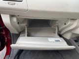 衝突被害軽減ブレーキや全周囲カメラ等の安全装備搭載車の取扱実績多数。後席モニター・フルセグTV・ドラレコ・Bluetoothオーディオ等、店頭にない人気の装備が付いたお車の注文販売も対応します。