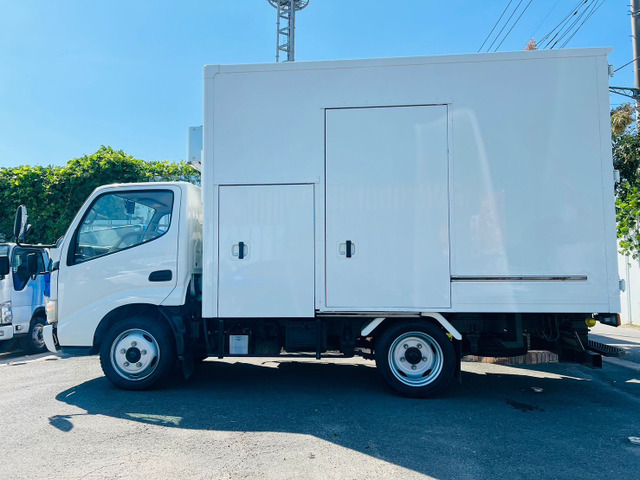 日野 デュトロ 冷蔵冷凍車-30℃から30℃まで MT の中古車詳細