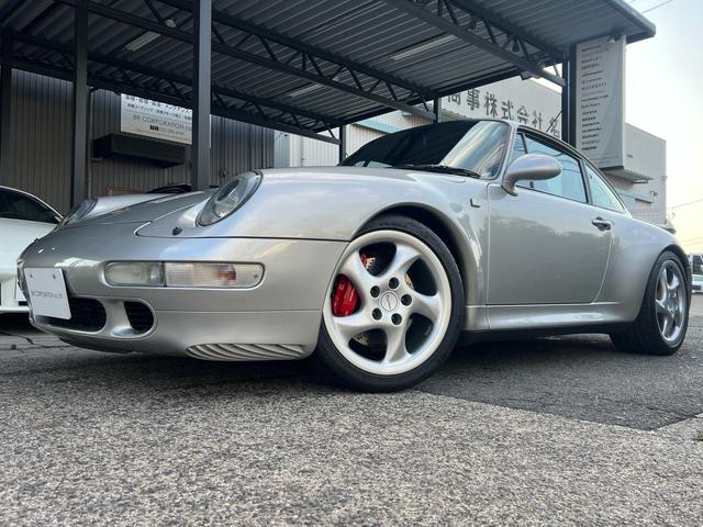 911 ターボS 4WD 正規ディーラー車 左ハンドル 屋内保管