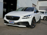 【中古車情報】ボルボ V40クロスカントリー T5 AWD サマム 4WD 後期モデル 本州仕入車 ガラスルーフ の中古車詳細（走行距離：5.2万km、カラー：白、販売地域：北海道札幌市東区東苗穂14条）