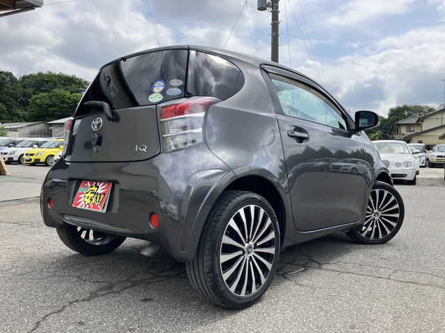 トヨタIQ 1.3 トヨタ iQ 1.3 130G レザーパッケージ フルオプション の中古車
