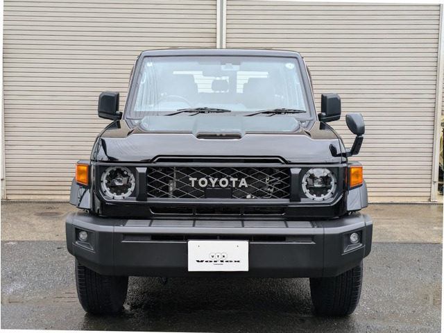 中古車 トヨタ ランドクルーザー70 2.8 AX ディーゼル 4WD 登録