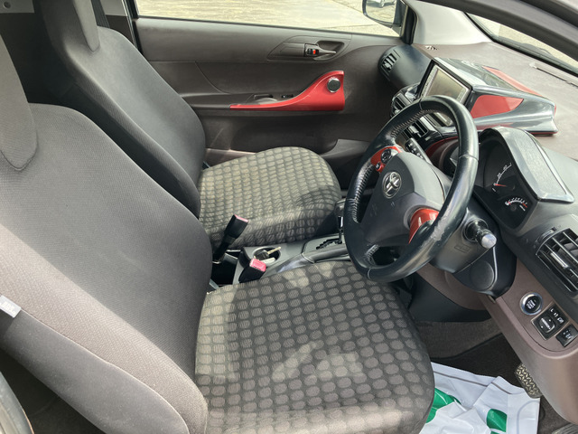 トヨタ iQ 1.3 130G プラス の中古車詳細 (133,000km, グレー