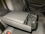 後部座席にもドリンクホルダーが付いています!!