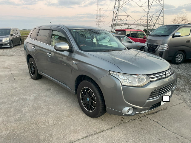 三菱 アウトランダーPHEV 180万円以下の中古車 | 中古車情報・中古車検索なら【車選びドットコム（車選び.com）】