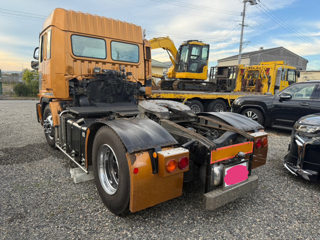 中古車 日野 プロフィア トレーラーヘッド テラヴィ V8 トラクタ の中古車詳細 (1,046,000km, ゴールド, 岡山県, 495万円) |  中古車情報・中古車検索なら【車選びドットコム（車選び.com）】