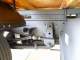 燃料タンク100L 左シャシ中央ステンレス製工具箱 シャーシは 錆止め/マフラー塗装 仕上げに力を入れています。