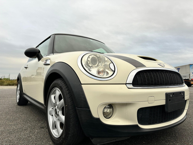 中古車 BMW MINI ミニ クーパー S 6速マニュアル 車検2年 ツートン の中古車詳細 (96,094km, ペッパーホワイト, 愛知県,  30.4万円) | 中古車情報・中古車検索なら【車選びドットコム（車選び.com）】