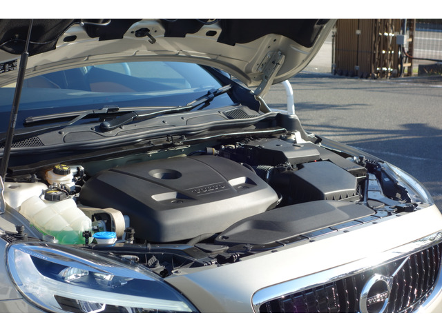ボルボ V40クロスカントリー T5 AWD サマム 4WD ハーマンカード