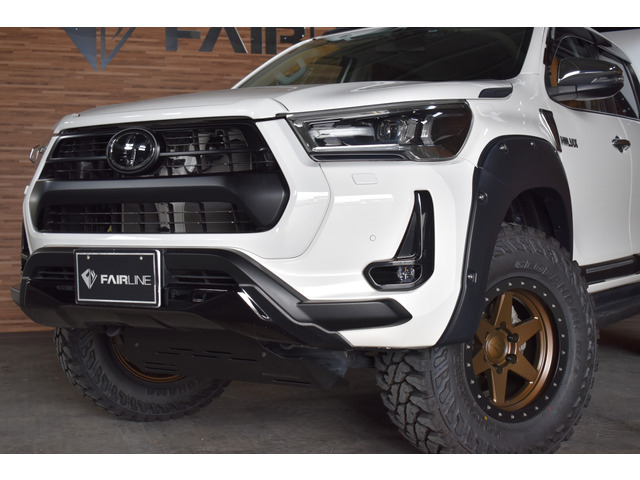 トヨタ ハイラックス 2.4 Z ディーゼル 4WD FWCJデモカー リフトアップ