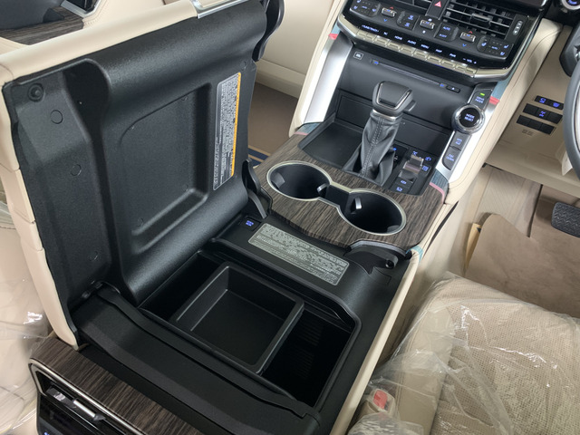 中古車 トヨタ ランドクルーザー300 3.5 ZX 4WD 走行距離9km 車検令和8年6月 の中古車詳細 (9km, ホワイト, 滋賀県, 1,150万円) | 中古車情報・中古車検索なら【車選びドットコム(車選び.com)】 中古車 トヨタ ランドクルーザー300 3.5 ZX 4WD 走行距離9km 車検令和8年6月 の中古車詳細 (9km, ホワイト, 滋賀県, 1,150万円) | 中古車情報・中古車検索なら【車選びドットコム(車選び.com)】
