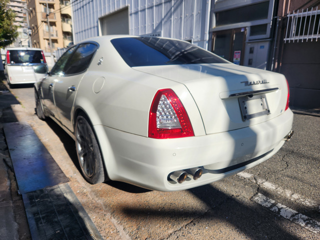 マセラティ クアトロポルテ S サンルーフ 社外ナビ・TV 車検付き の