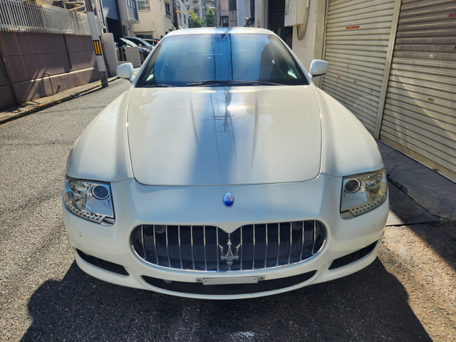 マセラティ クアトロポルテ S サンルーフ 社外ナビ・TV 車検付き の