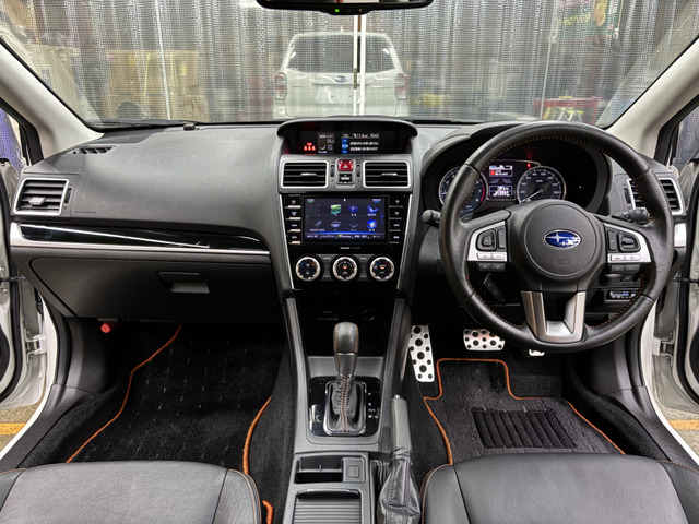 中古車 スバル XV 2.0i-L アイサイト 4WD サンルーフ ブラック