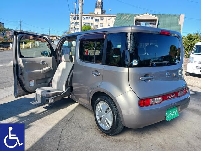 キューブ  福祉車両 助手席電動スライドアップシート