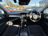 XC40 T4 モメンタム ヒーター付電動シート Bカメラ ETC