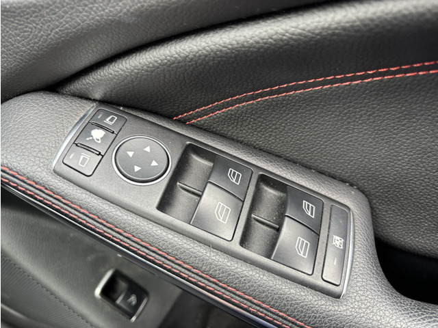 メルセデス・ベンツ CLAクラス AMG CLA45 4マチック 4WD 革シート