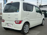 【車内清掃(シートクリーナー)】一脚5,500円(税込)四脚16,500円(税込)※革シート別途相談【車内窓拭き・掃除機】3,300円(税込)【光触媒抗菌】16,500円(税込)