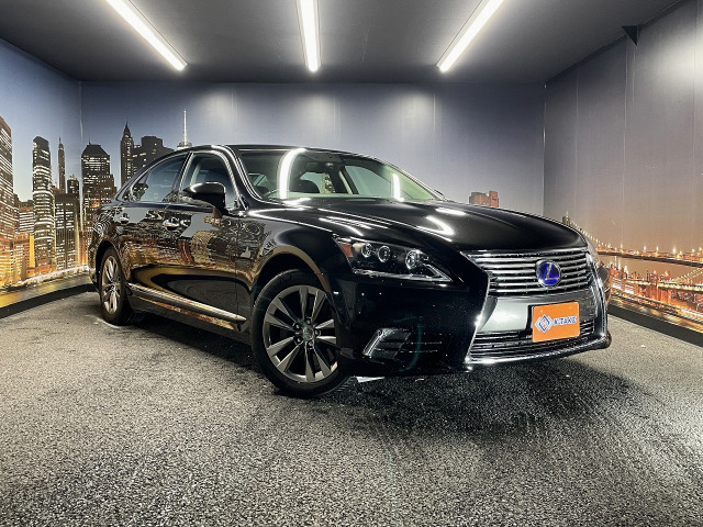 LS 600h バージョンL 4WD 後期型 4WD 黒本革 後席モニター ク
