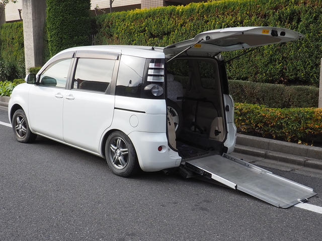 シエンタ 1.5 X 福祉車両 X ウェルキャブ 車いす仕様車
