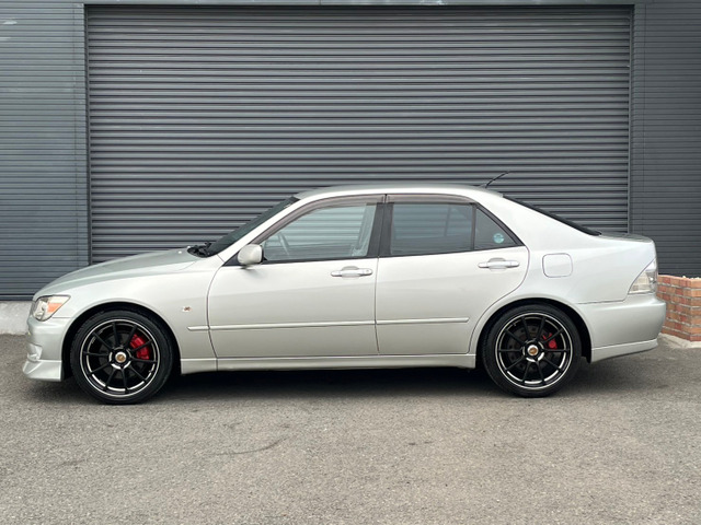 トヨタ アルテッツァ 2.0 RS200 Zエディション 低走行3S-GE 6MT