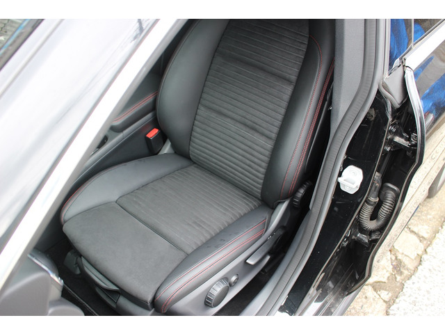 メルセデス・ベンツ CLAシューティングブレーク CLA180 スポーツ