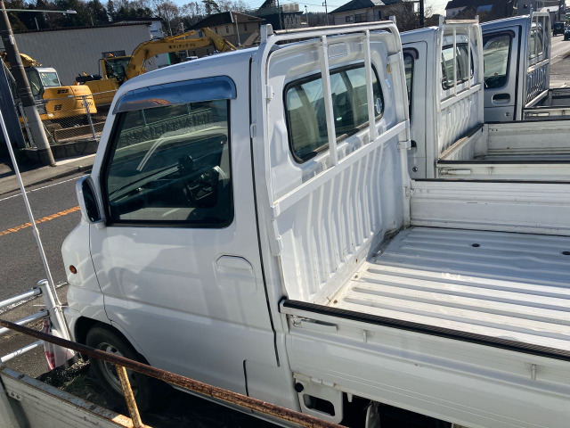 三菱 ミニキャブトラック Vタイプ 4WD MT 車検付 ナビ の中古車詳細  