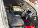 買ったばかりの愛車、ずっときれいにしていたいですよね!ご購入いただいたお車を綺麗な状態に保てるよう、コーティングなどのオプションもご用意しております。詳しくは店舗までお問い合わせください♪