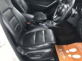 【全国納車OK】 現車をご覧になれないお客様でも、安心してお車をご購入いただける環境を整えております。 色々な角度から撮影したたくさんの画像など豊富な資料送りいたしております。