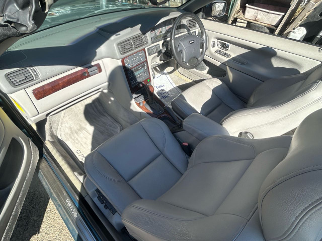 VOLVO ボルボ C70カブリオレ 8B5244K用 リアブレーキパッド+ローター 左右セット スリット6本入+高性能低ダスト VOLVO ボルボ C70