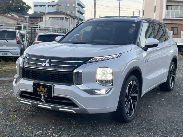 アウトランダー PHEV 2.4 P 4WD 本革シート 全方位モニター Pバックドア