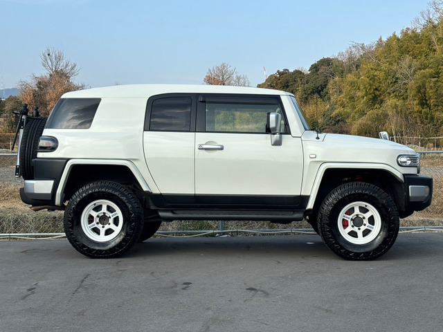 タミヤ　FJクルーザー　4WS パールホワイト仕様 トヨタ FJクルーザー 4.0 カラーパッケージ 4WD の中古車詳細 (70,053