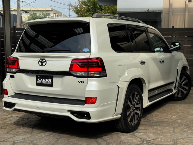 200系クラウンロイヤルカヤバエクステージ 白 スプリング 4本 未