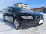 V50 2.0 クラシック ボルボ正規ディーラーにて点検後納車です!
