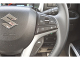 ACC(アダプティブクルーズコントロール)のスイッチです。追従式のクルーズコントロールです。高速道路では疲れにくいのでとても便利です。