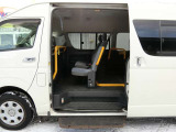 ハイエースコミューター 2.7 GL 4WD 車椅子輸送車